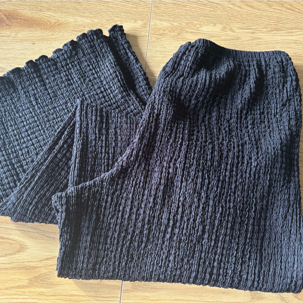 H&M Divided Black Textured Pants